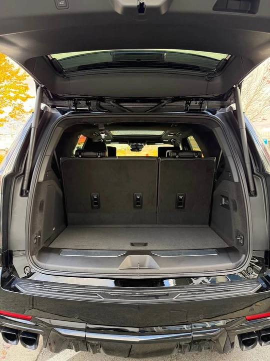 2026 Cadillac Escalade 5th Gen - Image 5 of 11