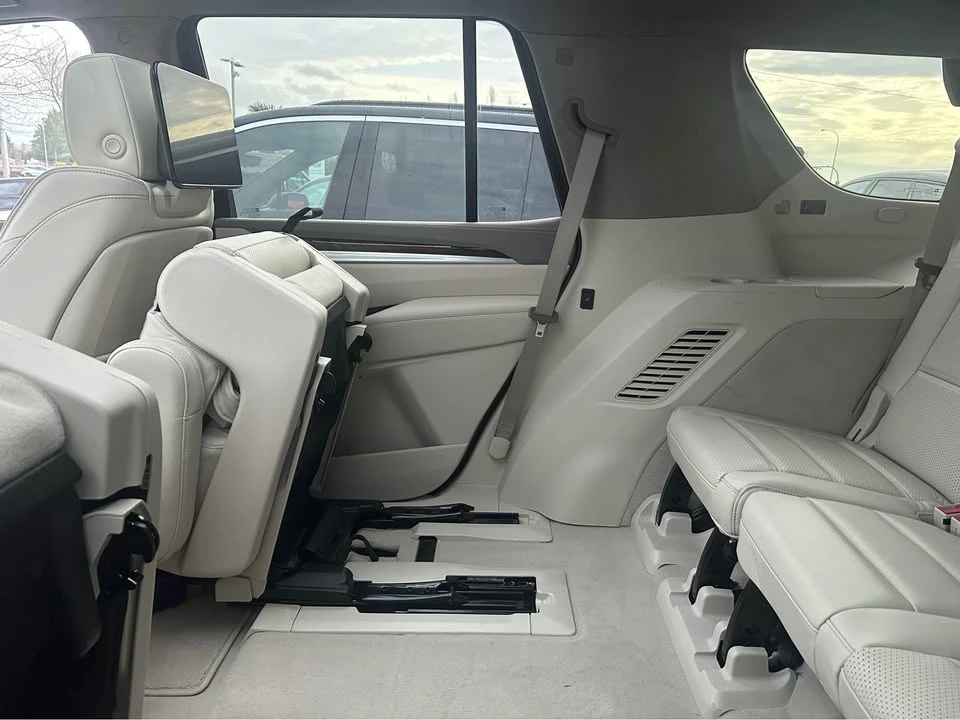 2026 Cadillac Escalade 5th Gen - Image 4 of 8