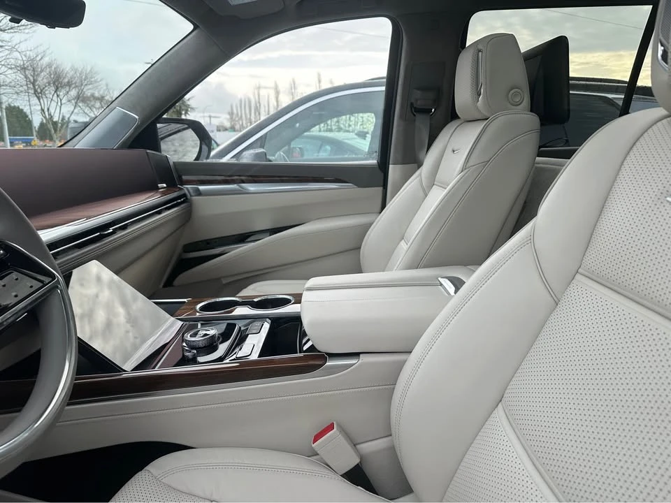 2026 Cadillac Escalade 5th Gen - Image 2 of 8