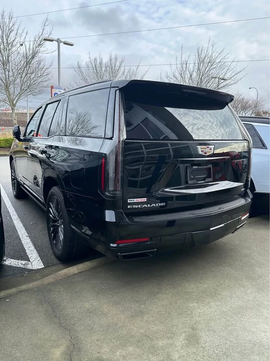 2026 Cadillac Escalade 5th Gen - Image 5 of 8