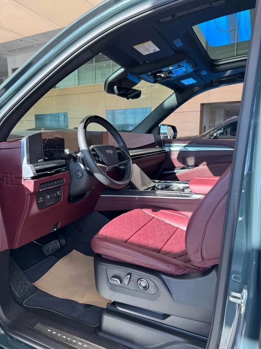 2026 Cadillac Escalade 5th Gen - Image 7 of 10