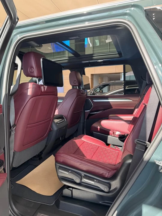 2026 Cadillac Escalade 5th Gen - Image 9 of 10