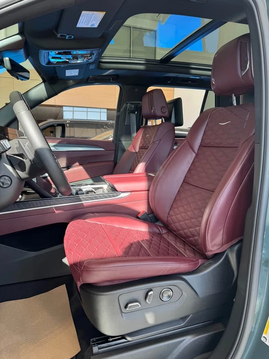 2026 Cadillac Escalade 5th Gen - Image 5 of 10