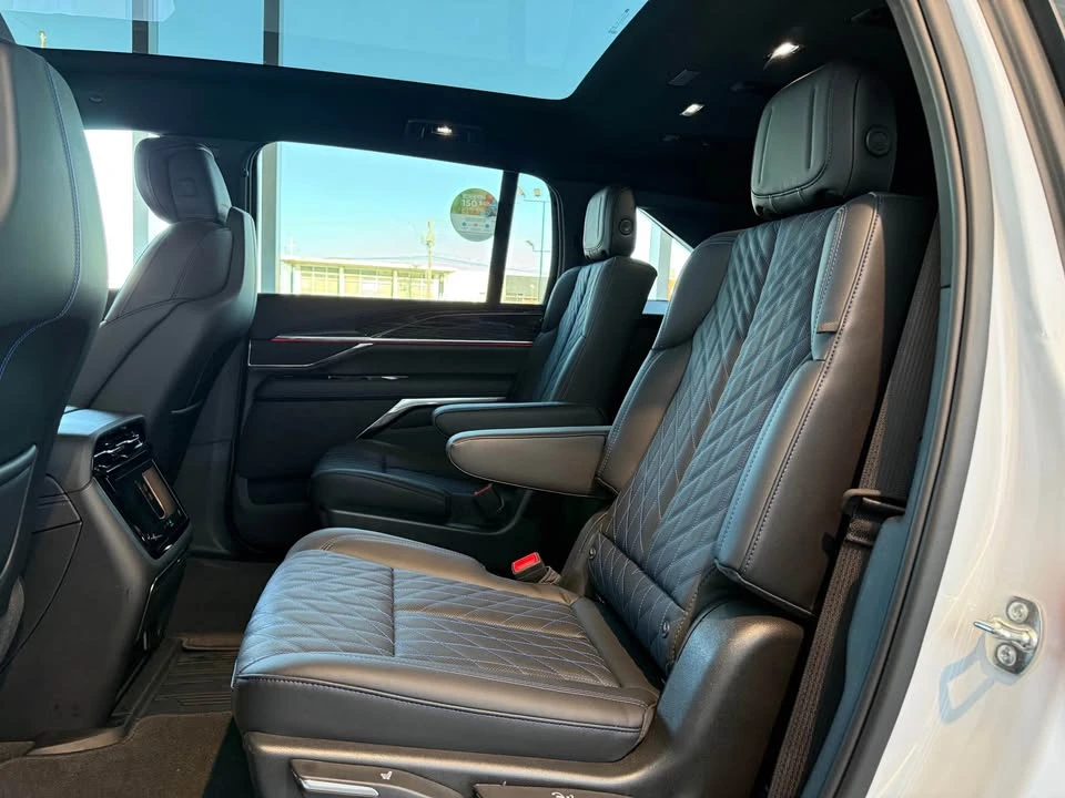 2026 Cadillac Escalade 5th Gen - Image 7 of 15
