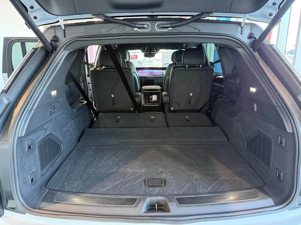 2026 Cadillac Escalade 5th Gen - Image 5 of 15