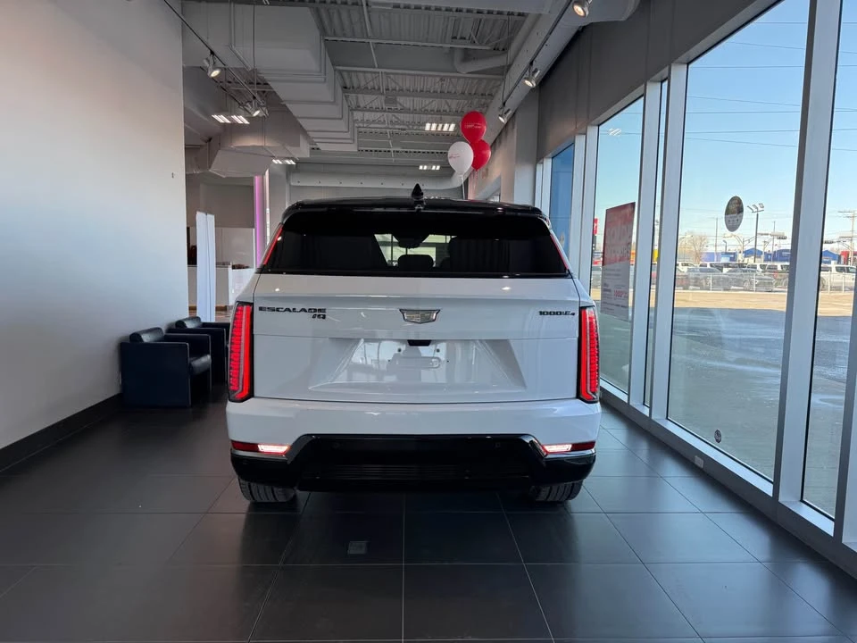 2026 Cadillac Escalade 5th Gen - Image 3 of 15