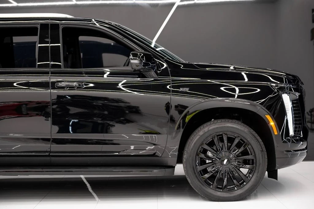 2026 Cadillac Escalade 5th Gen - Image 9 of 21