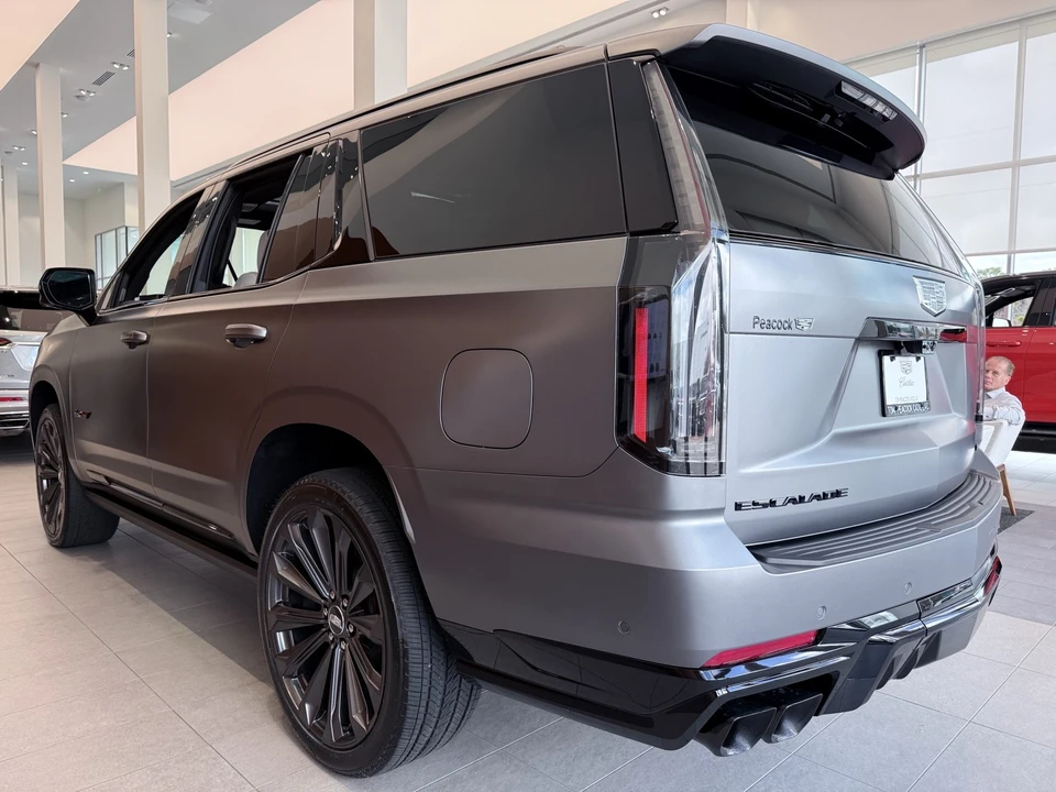 2026 Cadillac Escalade 5th Gen - Image 8 of 20
