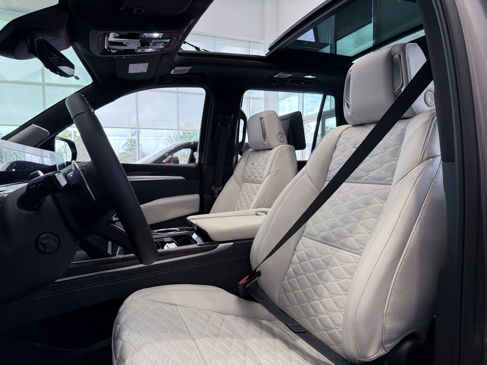 2026 Cadillac Escalade 5th Gen - Image 13 of 20
