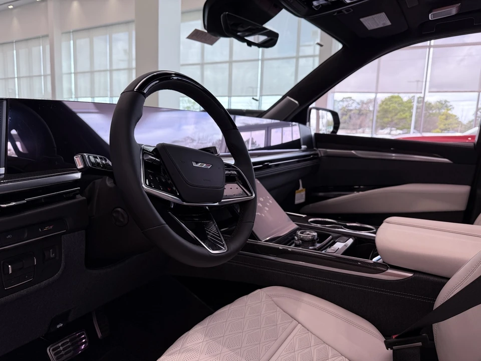 2026 Cadillac Escalade 5th Gen - Image 14 of 20