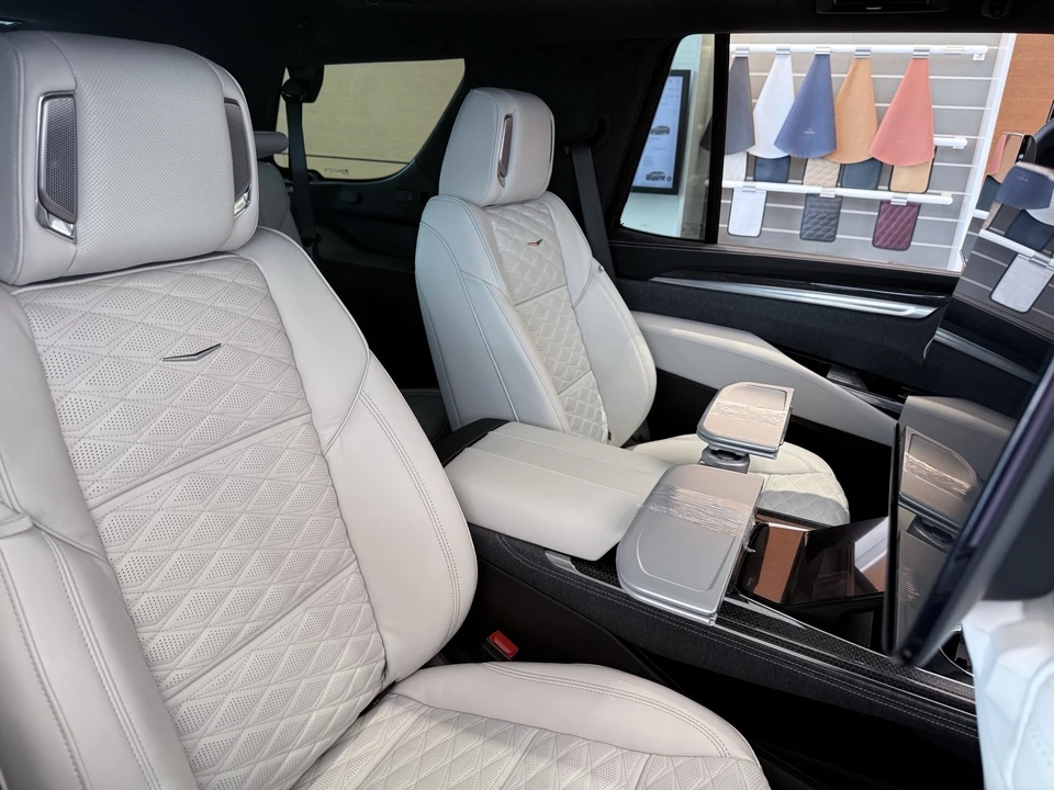 2026 Cadillac Escalade 5th Gen - Image 19 of 20