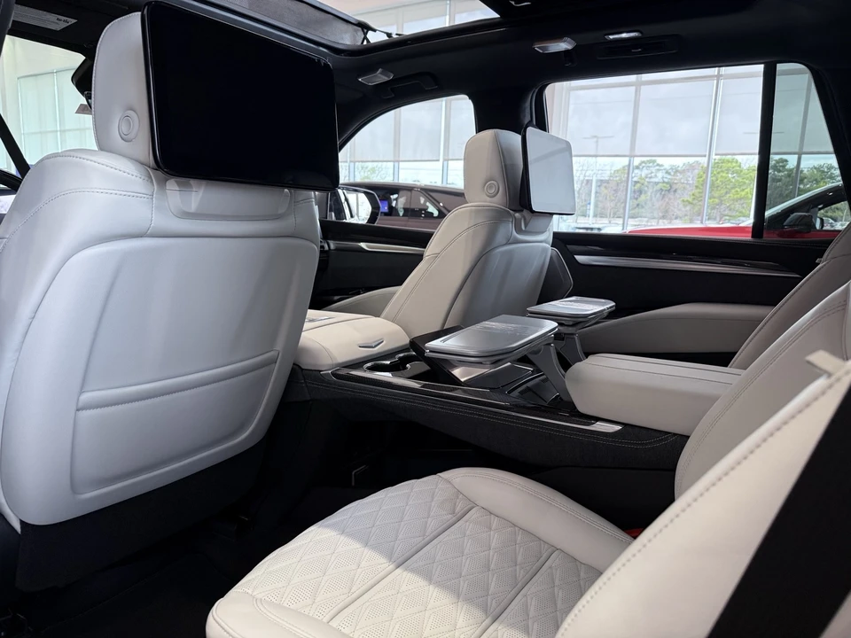 2026 Cadillac Escalade 5th Gen - Image 16 of 20