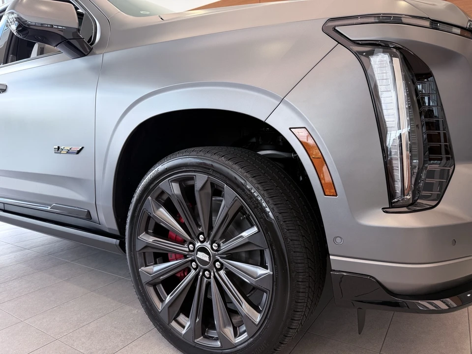 2026 Cadillac Escalade 5th Gen - Image 10 of 20