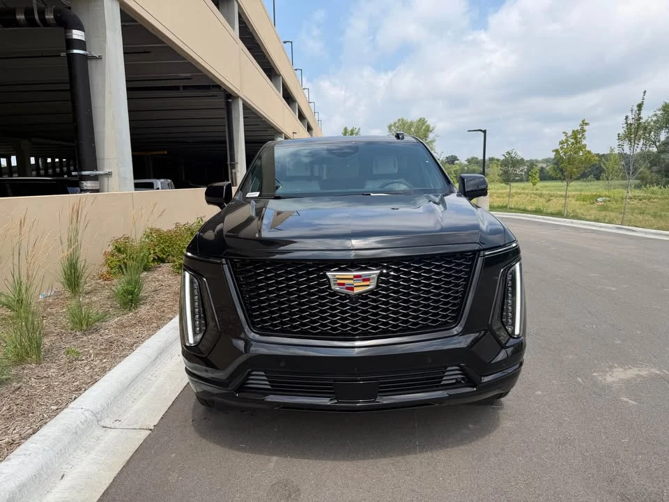 2026 Cadillac Escalade 5th Gen - Image 8 of 19