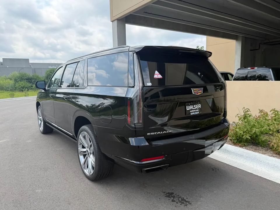 2026 Cadillac Escalade 5th Gen - Image 3 of 19