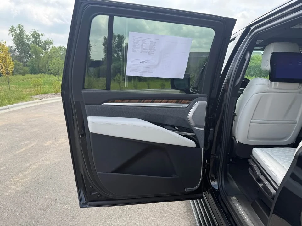 2026 Cadillac Escalade 5th Gen - Image 11 of 19