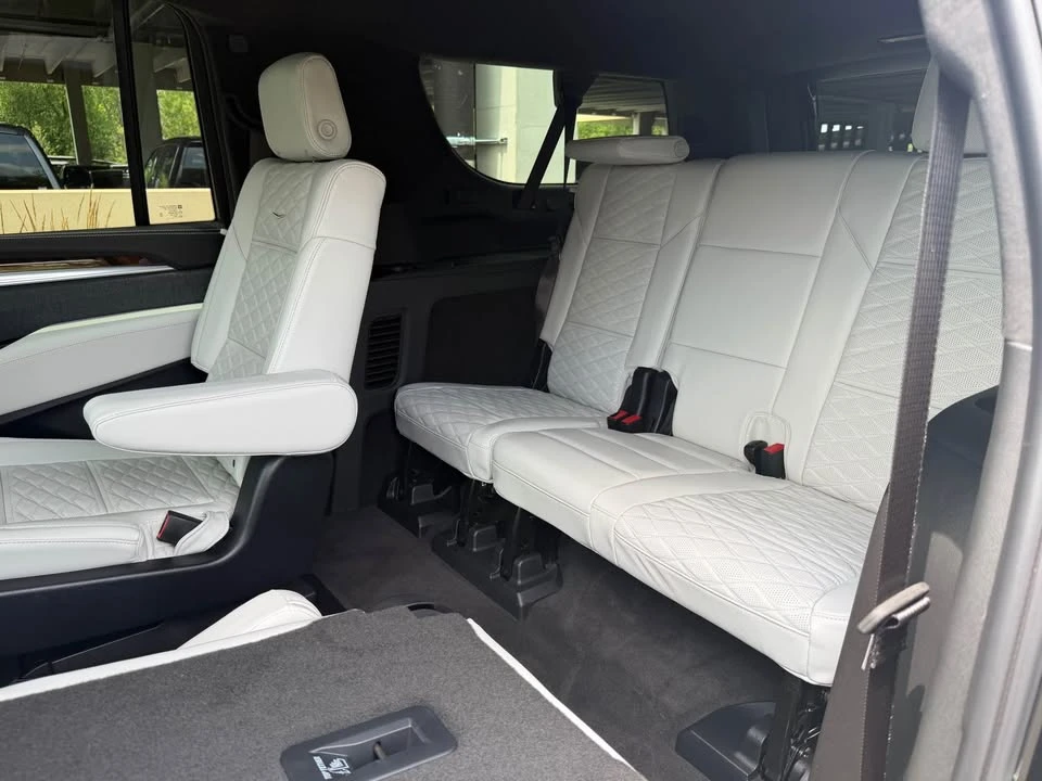 2026 Cadillac Escalade 5th Gen - Image 13 of 19