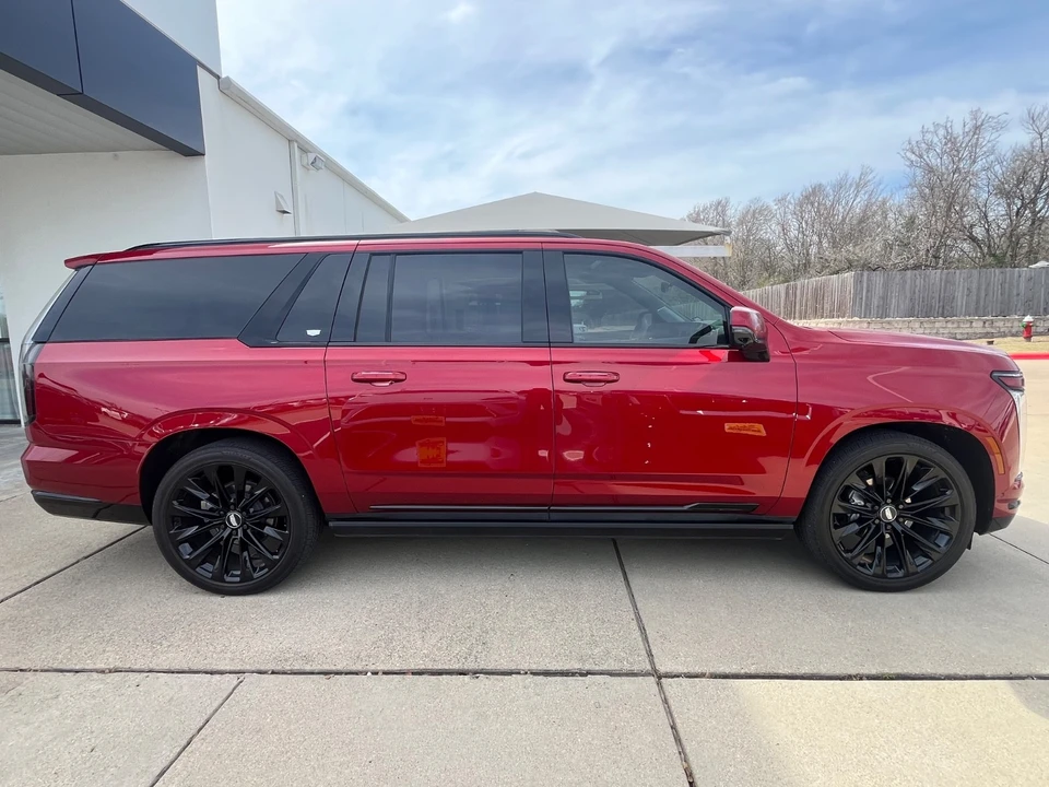2026 Cadillac Escalade 5th Gen - Image 4 of 20