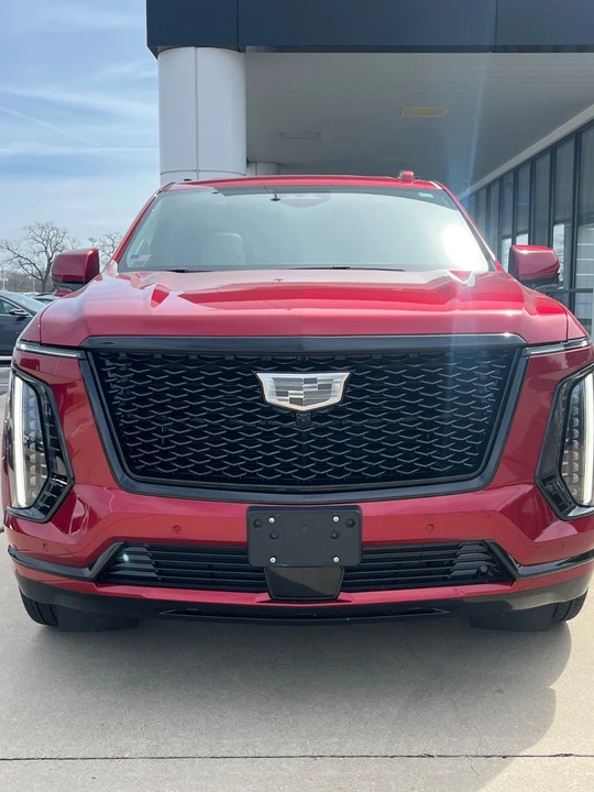 2026 Cadillac Escalade 5th Gen - Image 2 of 20