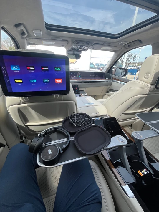 2026 Cadillac Escalade 5th Gen - Image 18 of 20