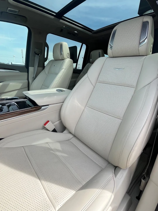 2026 Cadillac Escalade 5th Gen - Image 14 of 20