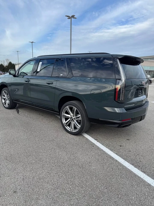 2026 Cadillac Escalade 5th Gen - Image 4 of 7