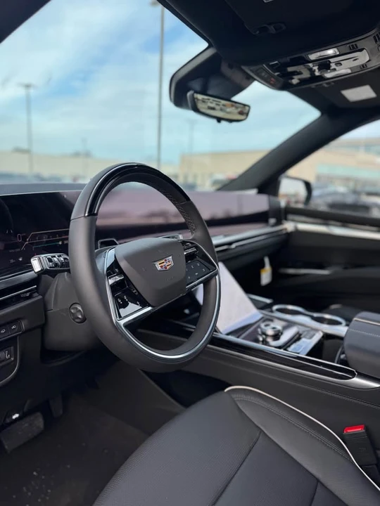 2026 Cadillac Escalade 5th Gen - Image 5 of 7