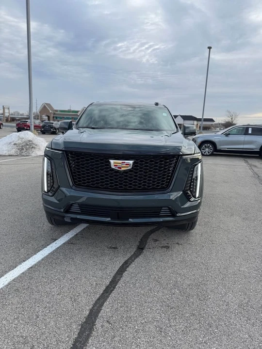 2026 Cadillac Escalade 5th Gen - Image 3 of 7
