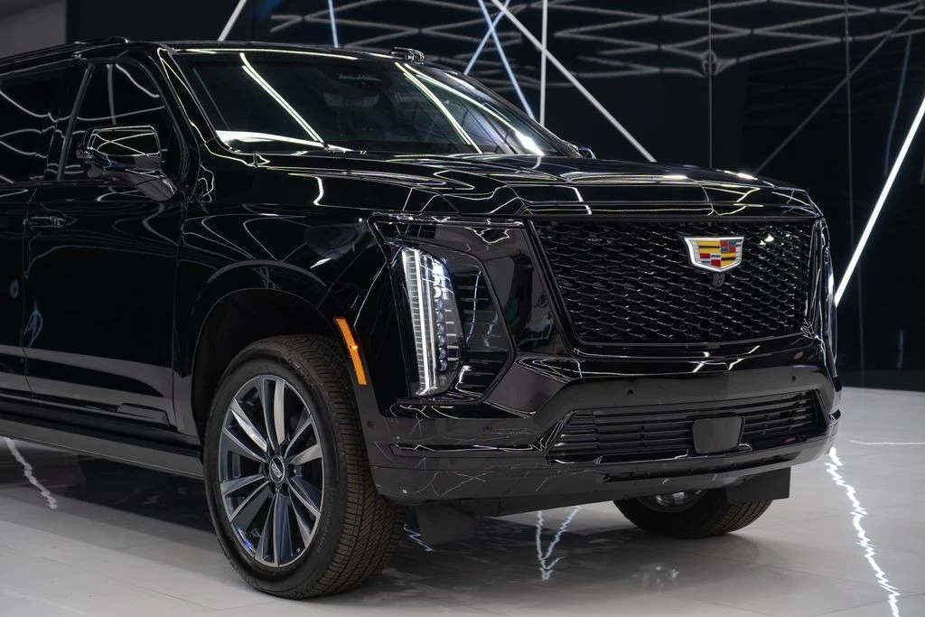 2026 Cadillac Escalade 5th Gen - Image 5 of 21