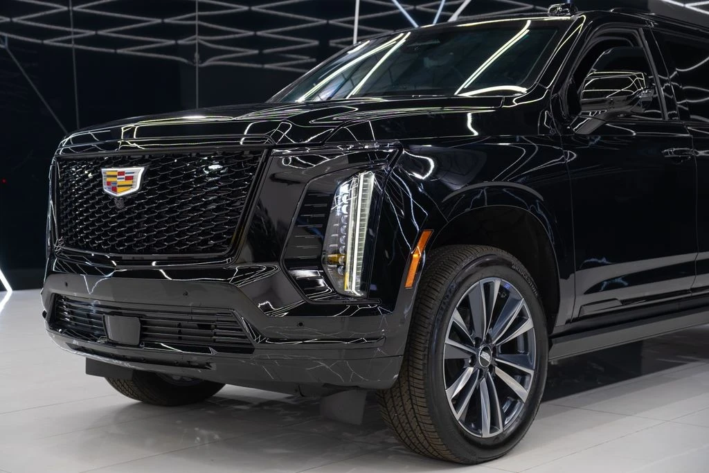 2026 Cadillac Escalade 5th Gen - Image 4 of 21