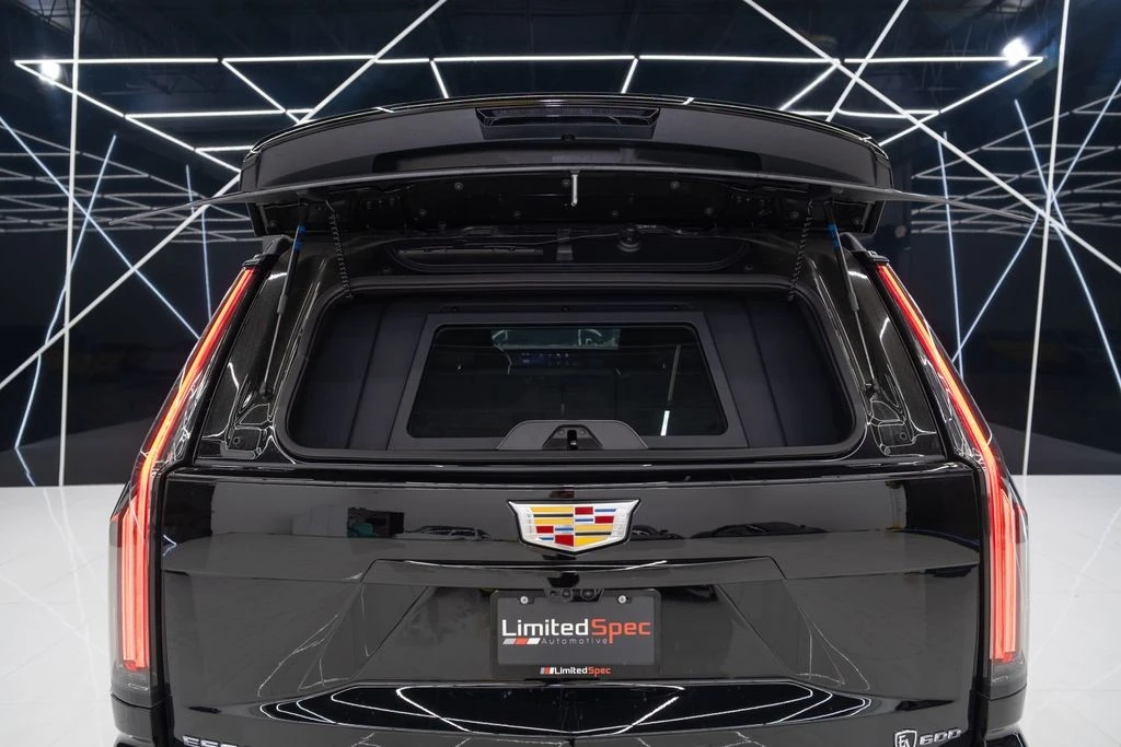 2026 Cadillac Escalade 5th Gen - Image 18 of 21