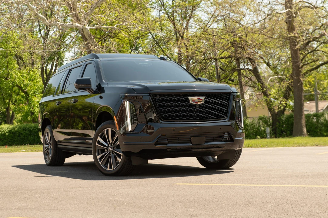 2026 Cadillac Escalade 5th Gen - Image 6 of 31
