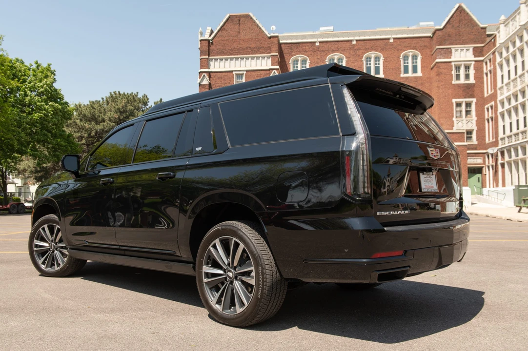 2026 Cadillac Escalade 5th Gen - Image 20 of 31