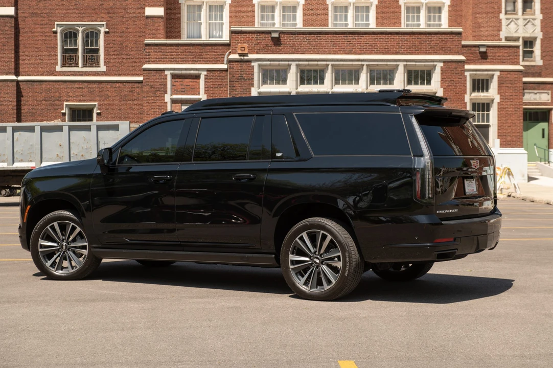 2026 Cadillac Escalade 5th Gen - Image 21 of 31