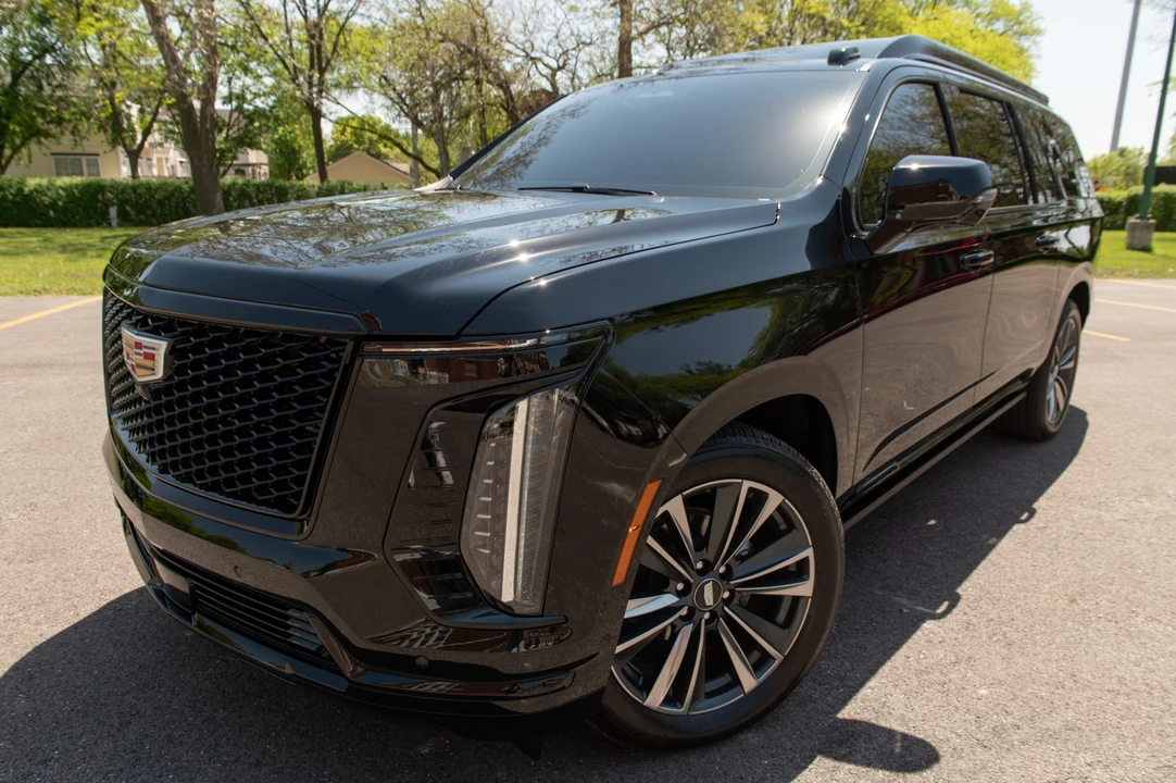 2026 Cadillac Escalade 5th Gen - Image 4 of 31