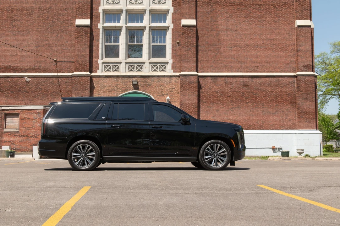 2026 Cadillac Escalade 5th Gen - Image 11 of 31