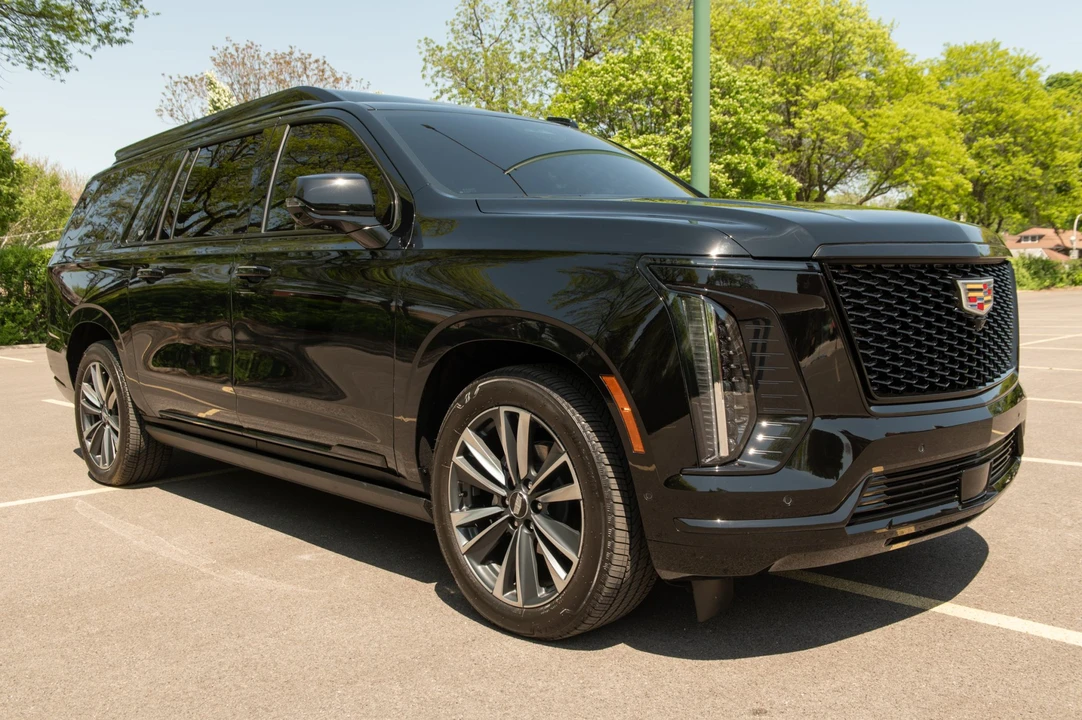 2026 Cadillac Escalade 5th Gen - Image 9 of 31
