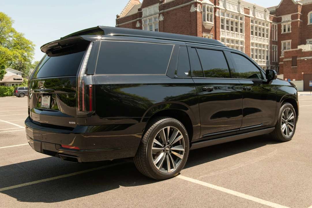 2026 Cadillac Escalade 5th Gen - Image 13 of 31