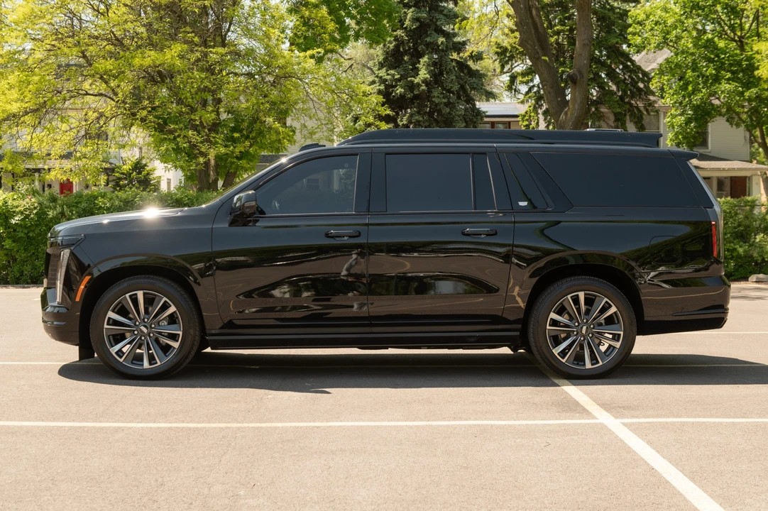 2026 Cadillac Escalade 5th Gen - Image 23 of 31