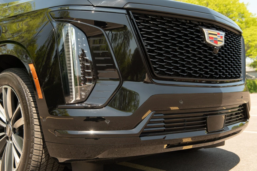 2026 Cadillac Escalade 5th Gen - Image 26 of 31