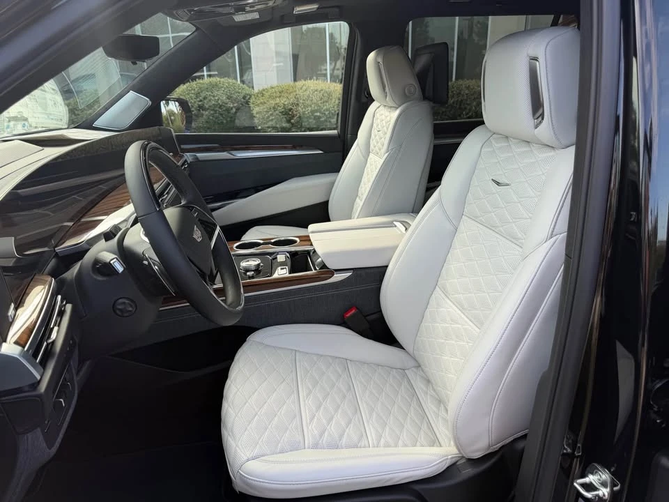 2026 Cadillac Escalade 5th Gen - Image 4 of 8