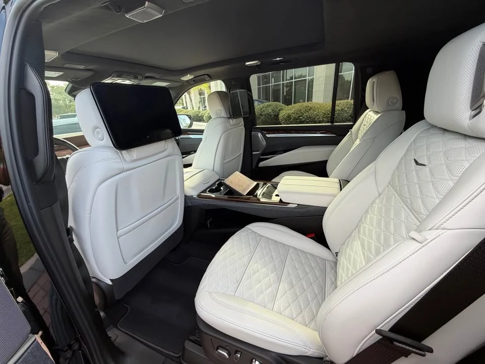 2026 Cadillac Escalade 5th Gen - Image 7 of 8