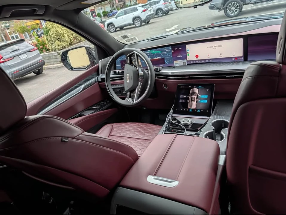 2026 Cadillac Escalade 5th Gen - Image 3 of 5