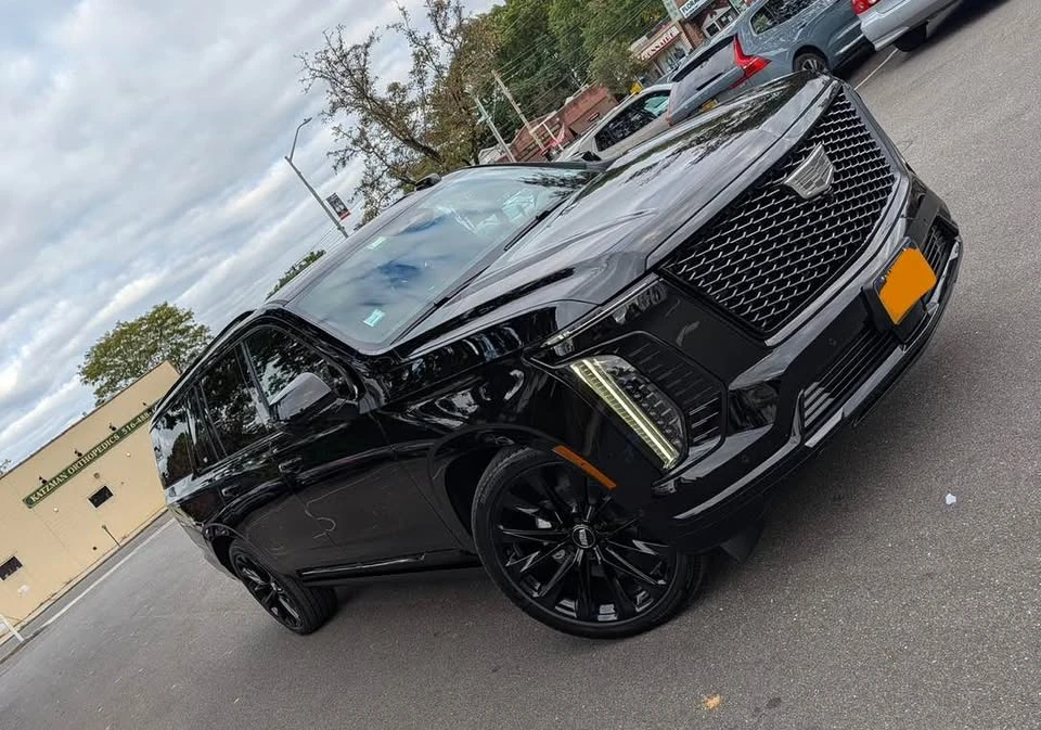 2026 Cadillac Escalade 5th Gen - Image 4 of 5