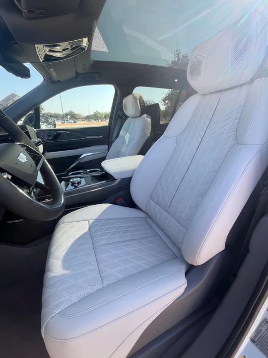 2026 Cadillac Escalade 5th Gen - Image 11 of 15