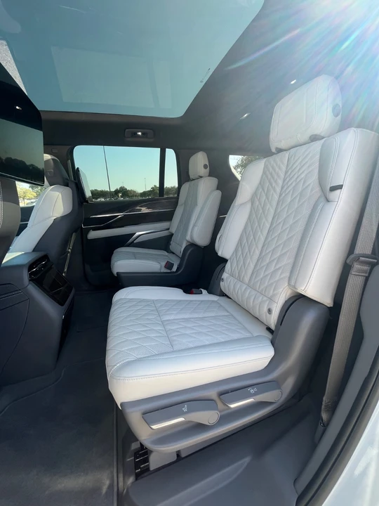 2026 Cadillac Escalade 5th Gen - Image 14 of 15