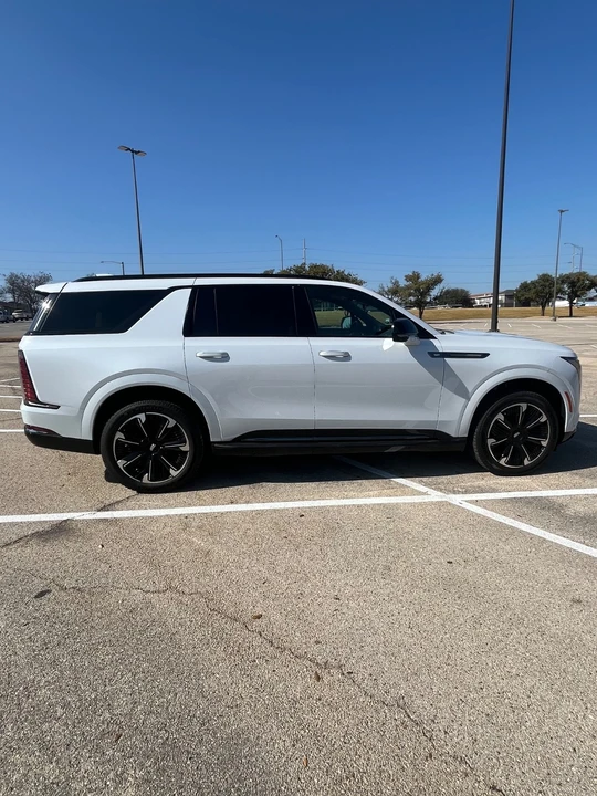2026 Cadillac Escalade 5th Gen - Image 4 of 15