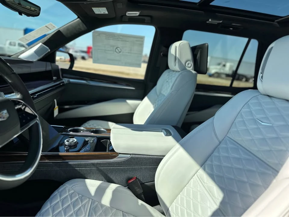 2026 Cadillac Escalade 5th Gen - Image 6 of 14
