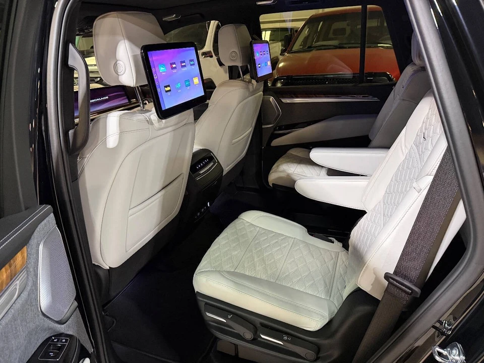 2026 Cadillac Escalade 5th Gen - Image 12 of 12