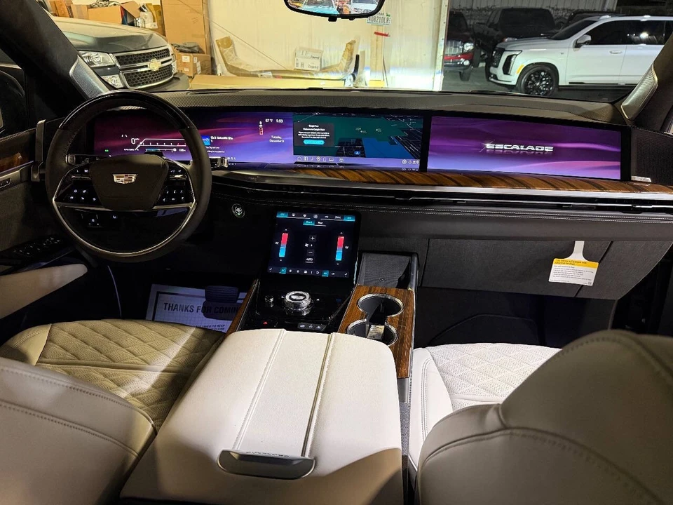 2026 Cadillac Escalade 5th Gen - Image 2 of 12